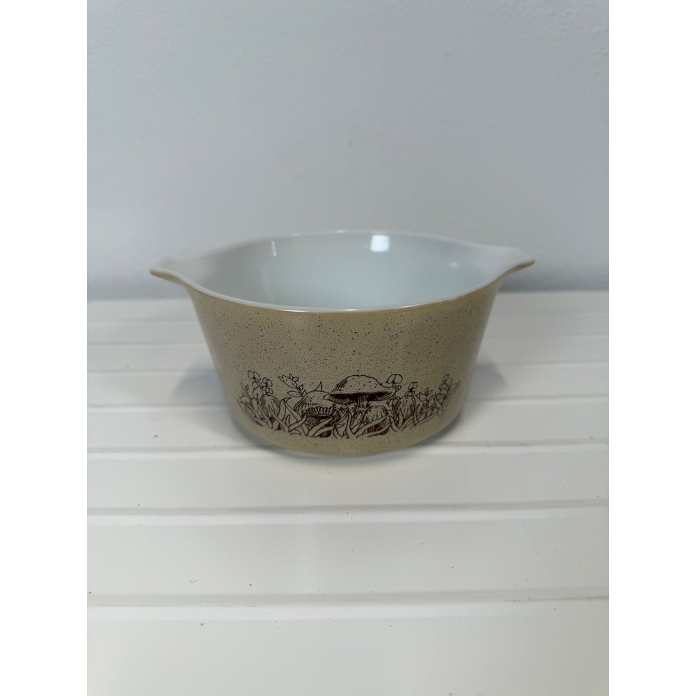 Vintage Pyrex Forest Fancies Mushroom Cinderella Mixing Bowl 472-B 1.5 Pt Tan
